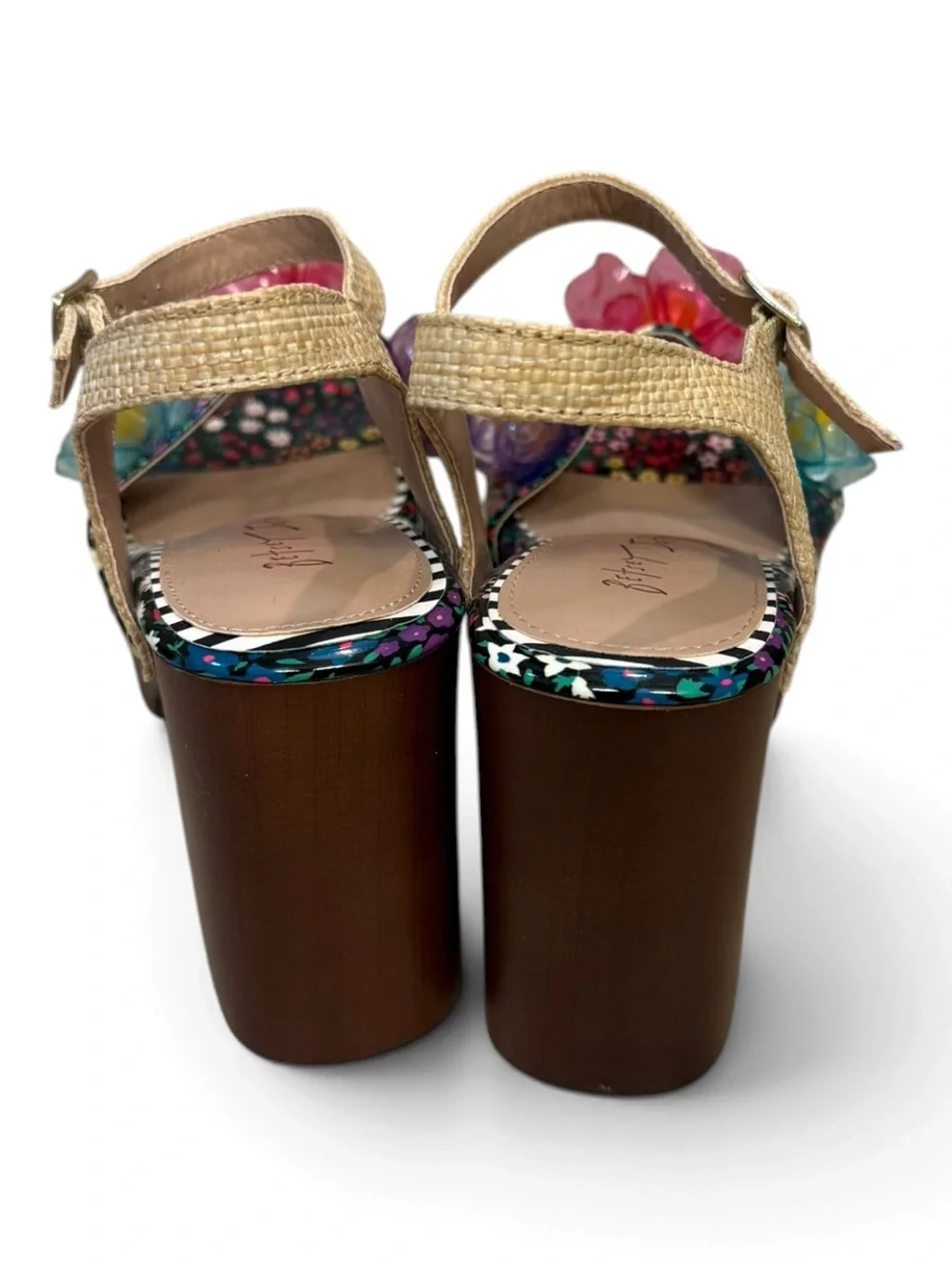 Betsey Johnson Elayne Floral 3D Flower Platform Sandals Heels Size 7